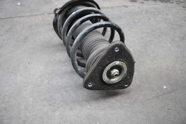 AMORTISSEUR AVANT DROIT FORD FOCUS 2011-2020 - Vue 2